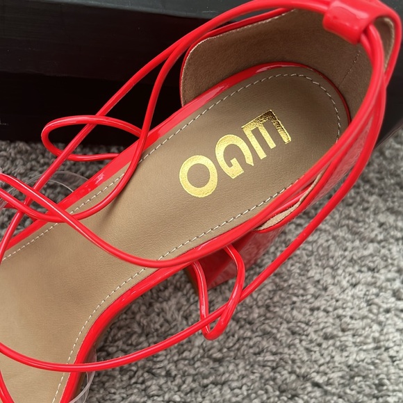 Red patent lace up heels - Picture 9 of 11